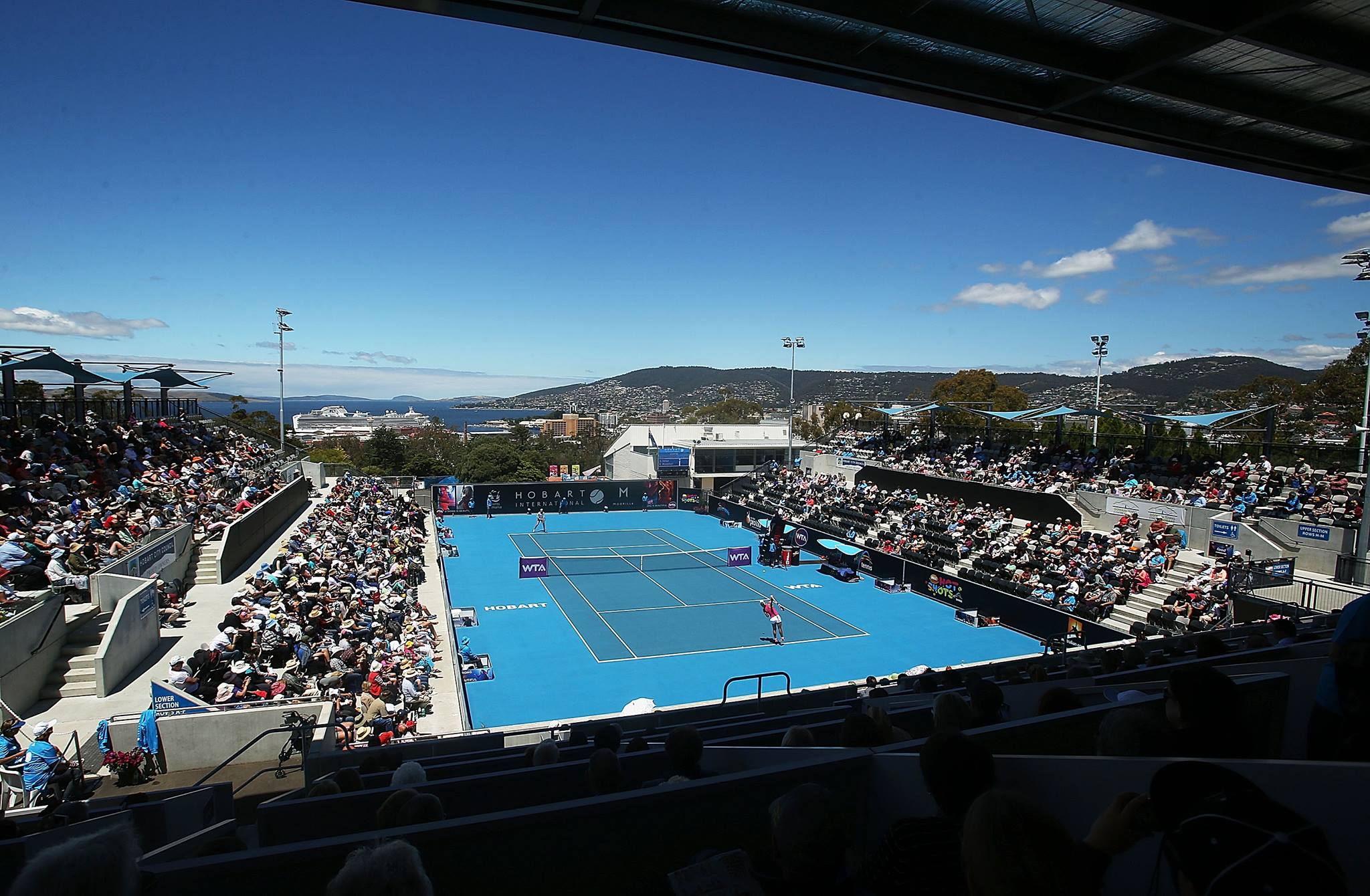 Davis and Cocciaretto to play for the title in Hobart