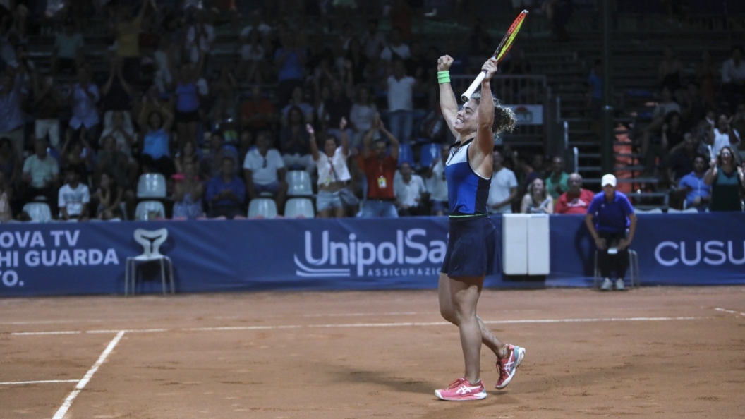 Paolini upsets Kasatkina on the home soil - WTA Friday's recap