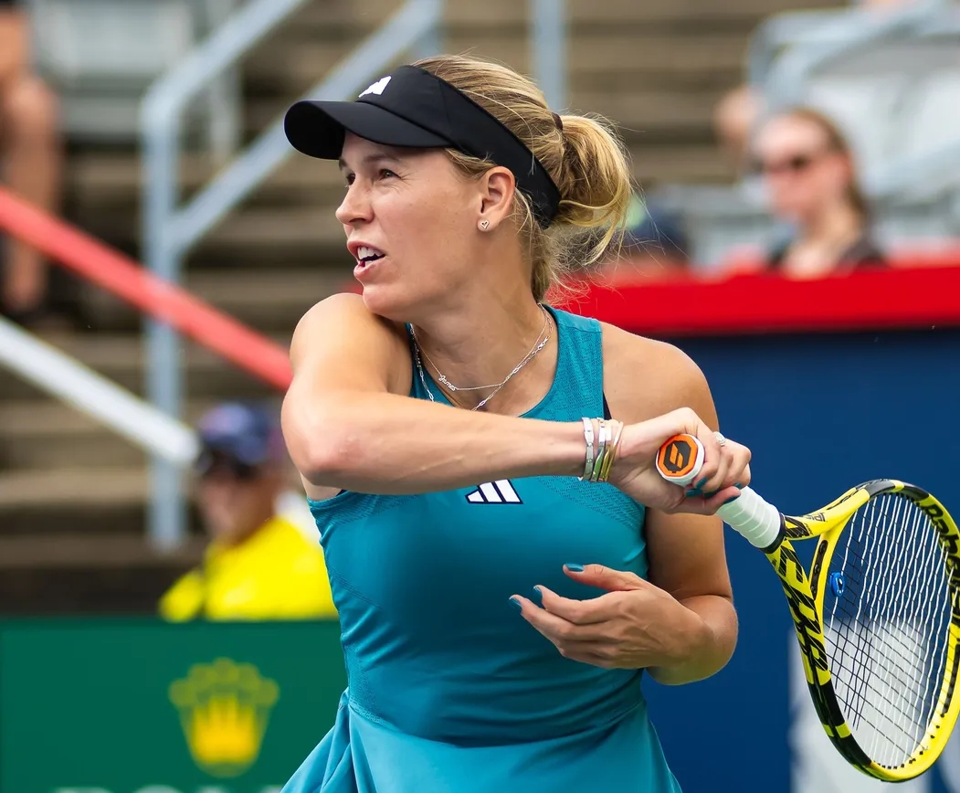 Wozniacki comes back with a win - WTA 1000 Montreal day 2 recap