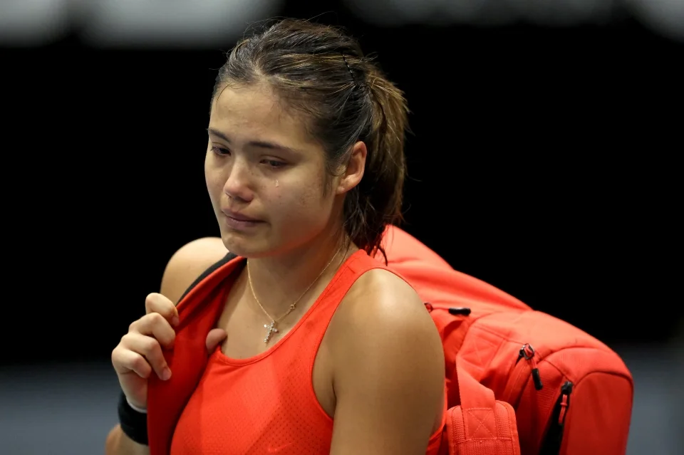 Raducanu pulls out, Gauff defeats Kenin in Auckland under the roof