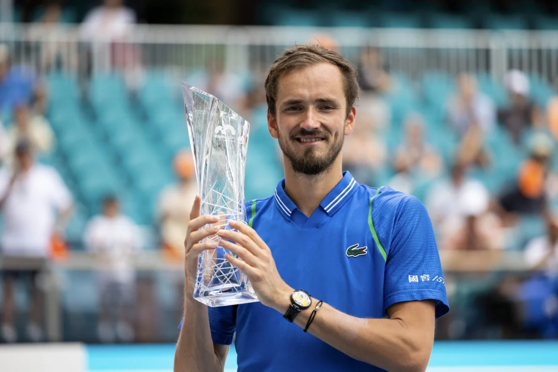 Medvedev wins in Miami to take the lead in ATP Race