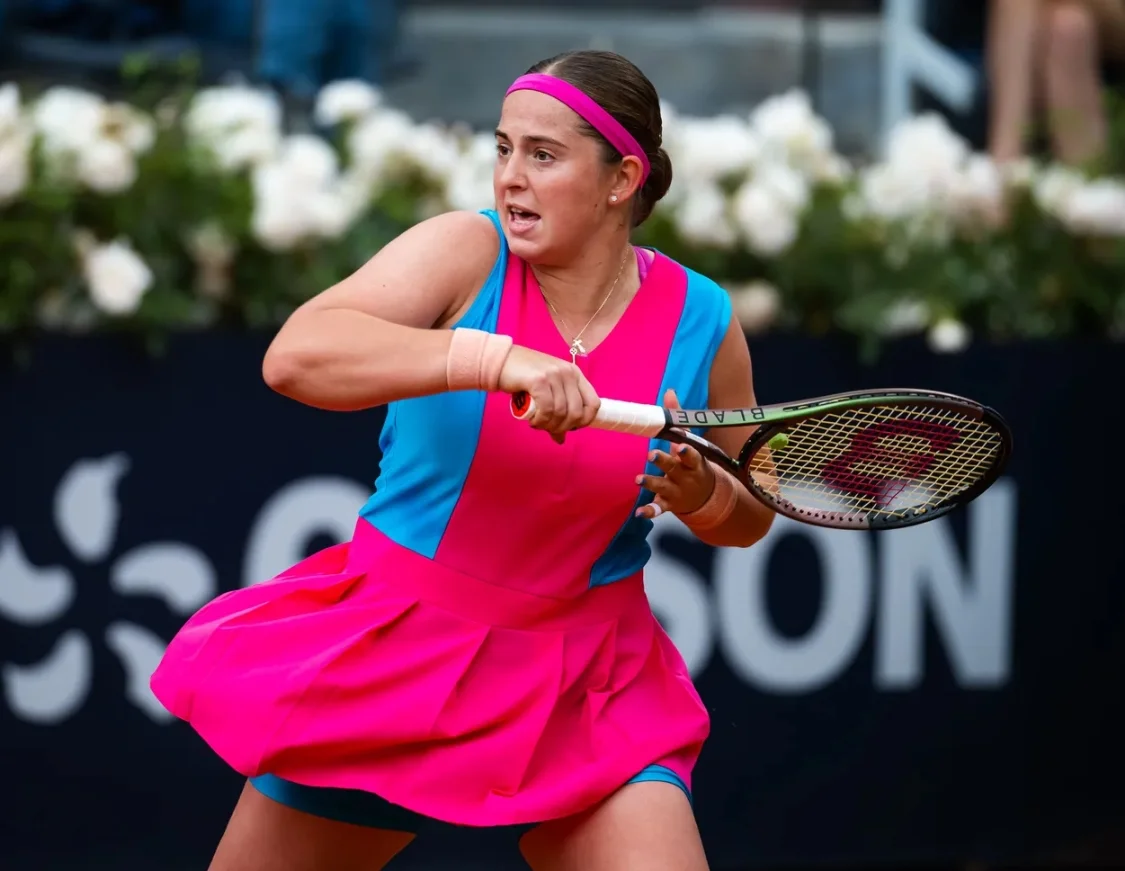 Swiatek lets Rybakina into semis through the injury, Ostapenko overplays Badosa in Rome QFs