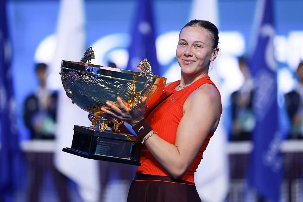 WTA 1000 Beijing Final: Anisimova beats Noskova for title