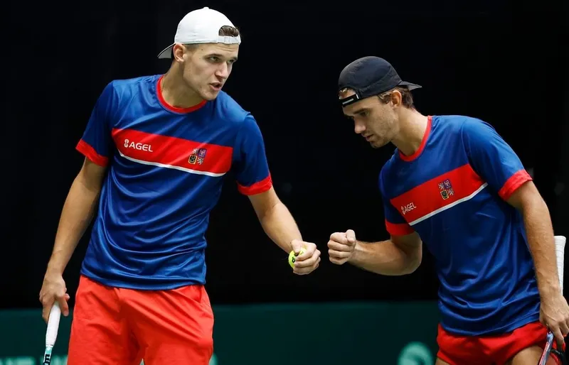 Czech duo Machac and Mensik capture titles in Adelaide and Auckland