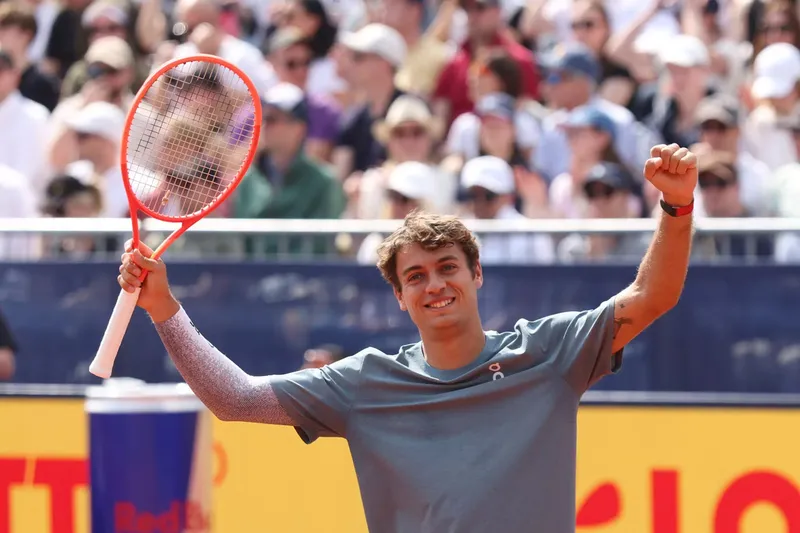 Cobolli powers past defending champion to face Shelton in Munich final