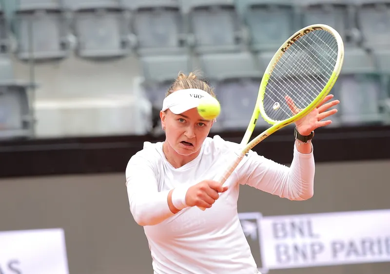 Krejcikova returns with a win, Zakharova pulls off tiebreak miracle on Rome opening day