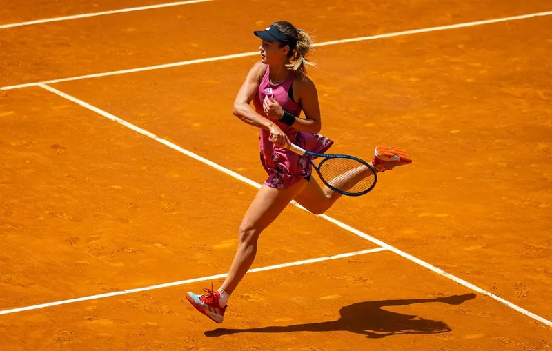 Kalinskaya's epic escape, Basiletti stuns as local sensation, Paolini scrapes through in Rome