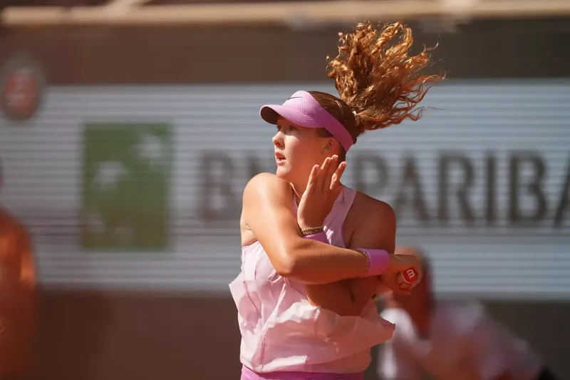 Andreeva continues title contender run, Swiatek and Linette set up Roland Garros Polish derby