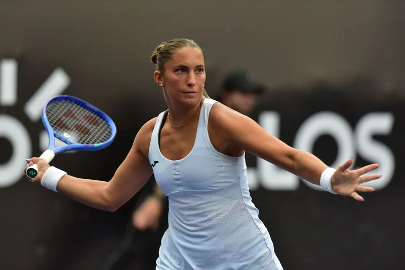 Udvardy and Pohankova upset top seeds, Mertens cruises in her title defense opener