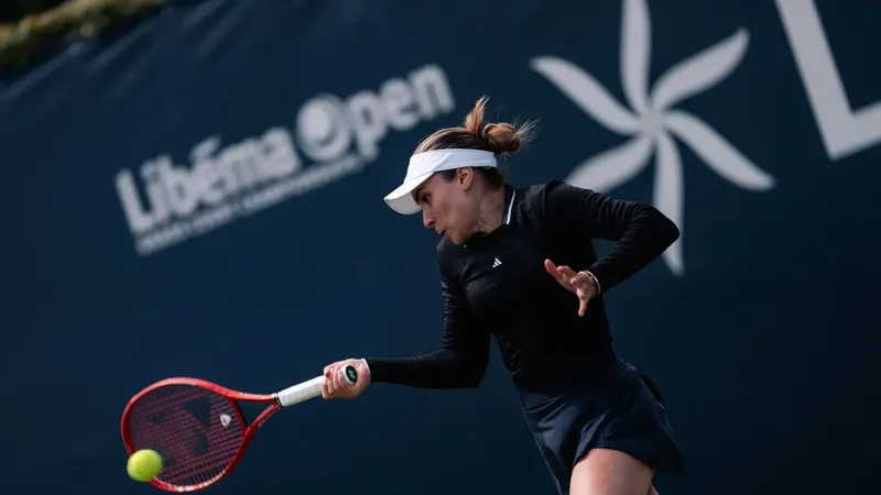 Ruse reverses last year's final to oust Mertens, Potapova retires ill against Sonmez